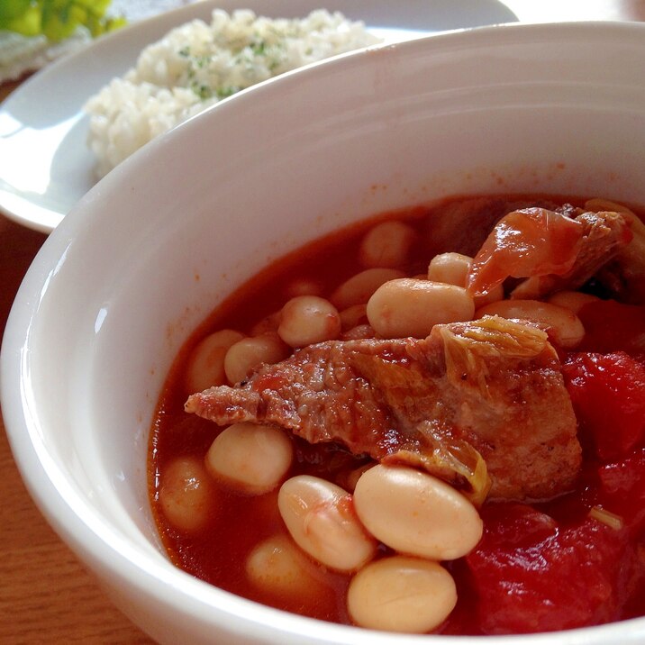 とろっとろ牛肉と大豆のトマト煮込み